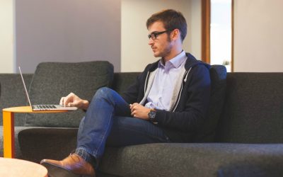 2 tapaa saada selville totuus, kun luet kielteistä tietoa kirkosta