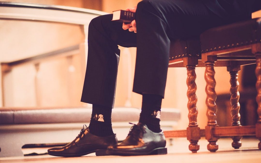 Sinun ei tarvitse sanoa “tiedän” kaikesta kirkossa