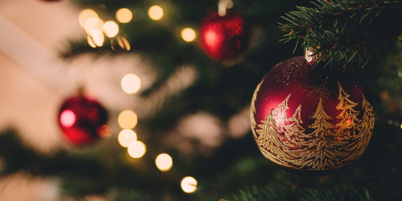 Joulusaunoja, kuusipuita, kynttilöitä — ja Vapahtaja